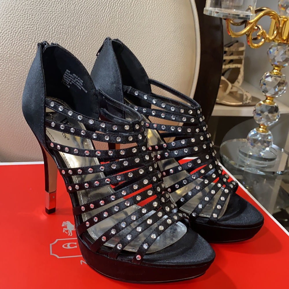 Worthington high Heel Shoe brand new.